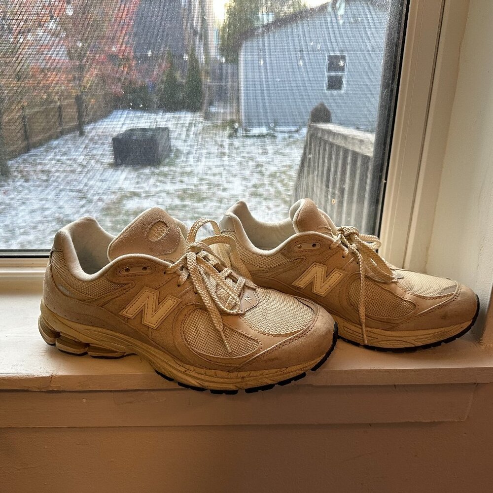 New Balance 2002R Unisex - Men's 11, Women's 12.5